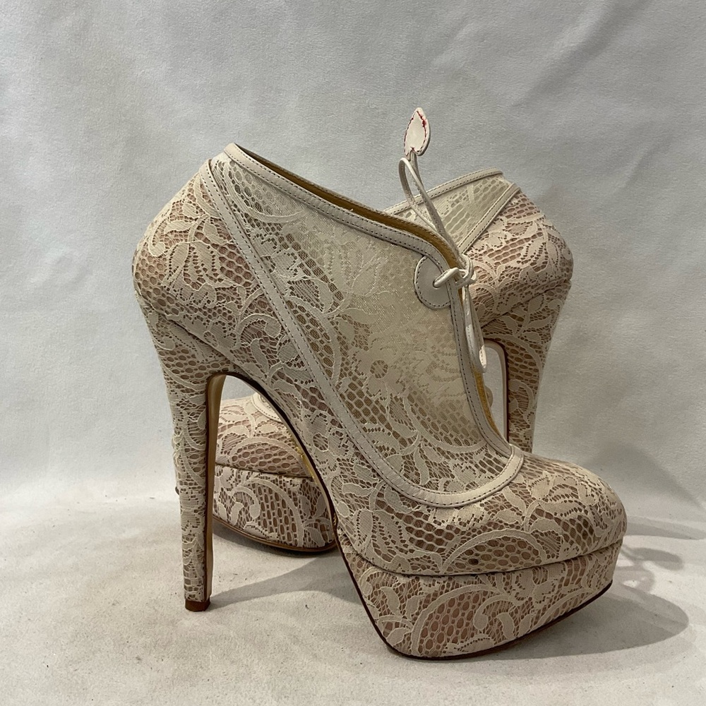 Alaia Booties